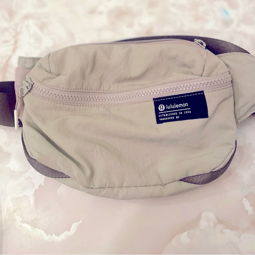 Lululemon belt bag gray nylon